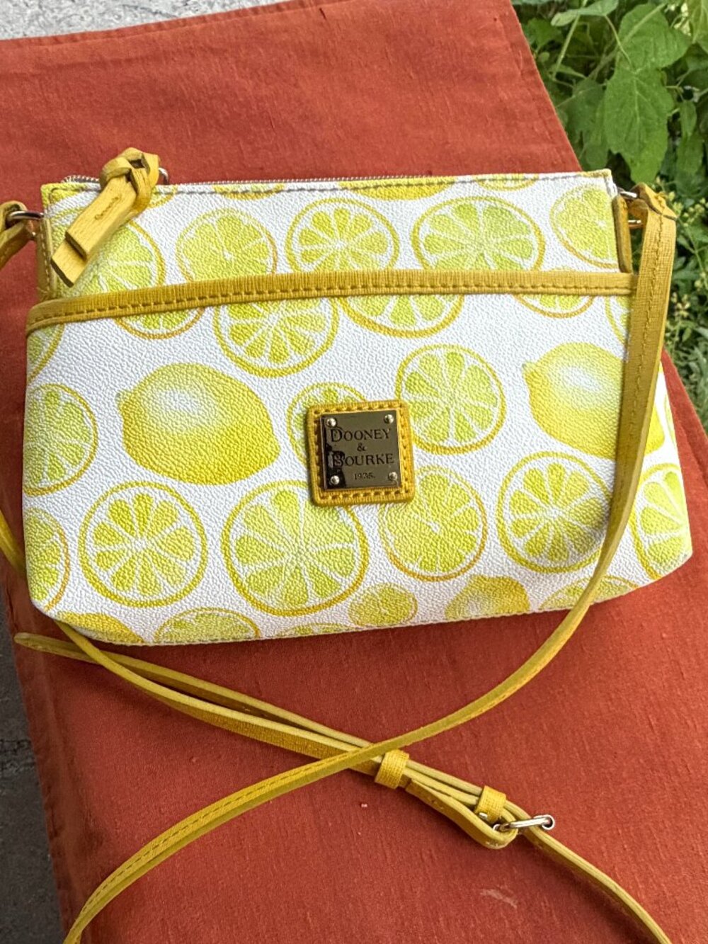 DOONEY & BOURKE Ruby Yellow Lemon Lime White Small Crossbody Bag Refreshing!